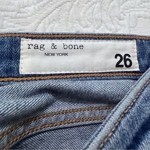 Rag & Bone Dre Low-Rise Slim Boyfriend Jeans Distressed Raw Hem Size 26 - Picture 3 of 12